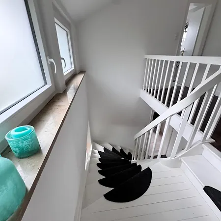 Four 6 Gaeste, Kein Feiern Oder Partys * Gütersloh