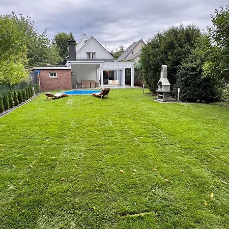 Four 6 Gaeste, Kein Feiern Oder Partys