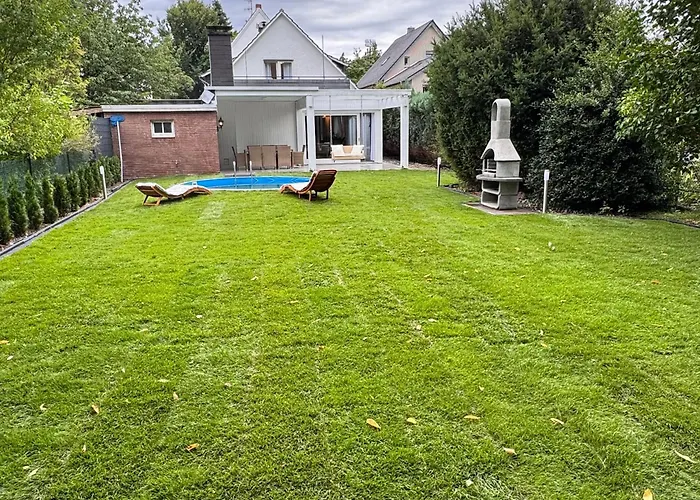 Four 6 Gaeste, Kein Feiern Oder Partys