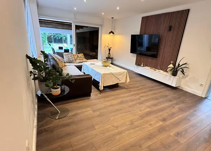 Four 6 Gaeste, Kein Feiern Oder Partys Gütersloh